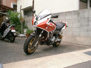 CB1300R